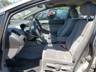 2006 Honda Civic LX z VIN 1HGFA16506L039485, wystawiony jako Copart lot #56109925 z przebiegiem 241 051 mil mil oraz Szkoda całkowita • Salvage title. Historia ofert i sprzedaży dostępna na DreamBid. Obrazek 7.