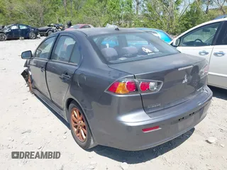 2011 Mitsubishi Lancer ES z VIN JA32U2FU0BU031133, wystawiony jako IAAI lot #42046429 z przebiegiem 279 551 mil mil oraz . Historia ofert i sprzedaży dostępna na DreamBid. Obrazek 3.