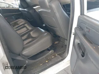 2005 Chevrolet Silverado 1500HD LT z VIN 1GCGK13U25F921945, wystawiony jako IAAI lot #41688949 z przebiegiem 250 734 mil mil oraz . Historia ofert i sprzedaży dostępna na DreamBid. Obrazek 8.