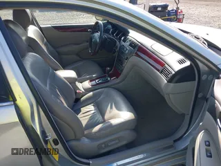 2003 Lexus ES with VIN JTHBF30G836006554, listed as a IAAI auction lot 42098937 with 176,516 mi miles. Bid and sale history available at carsss.com. Image 5.