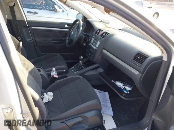 2009 Volkswagen Jetta S z VIN 3VWJM71K09M041494, wystawiony jako IAAI lot #41863110 z przebiegiem Nie podano mil oraz . Historia ofert i sprzedaży dostępna na DreamBid. Obrazek 5.