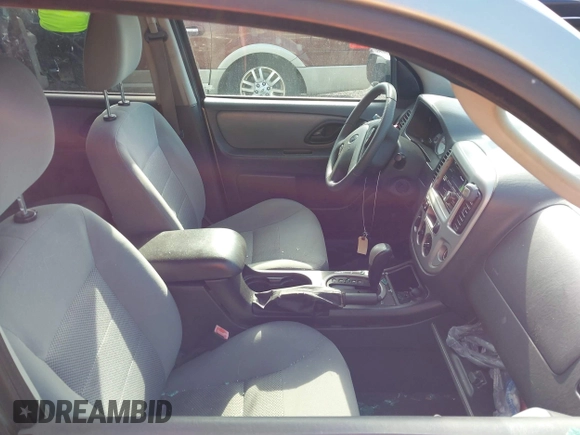 2005 Ford Escape XLT с VIN 1FMYU93165KB95125, выставлен на аукционе IAAI как лот 42227060 с пробегом 122 117 миль миль и . История ставок и продаж доступна на DreamBid. Изображение 5.