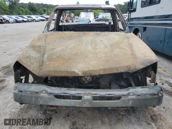 2003 Chevrolet Silverado 1500 LS with VIN 1GCEK14T43Z135461, listed as a Copart auction lot 62999924 with Not Provided miles and Non Repairable. Bid and sale history available at DreamBid. Image 5.
