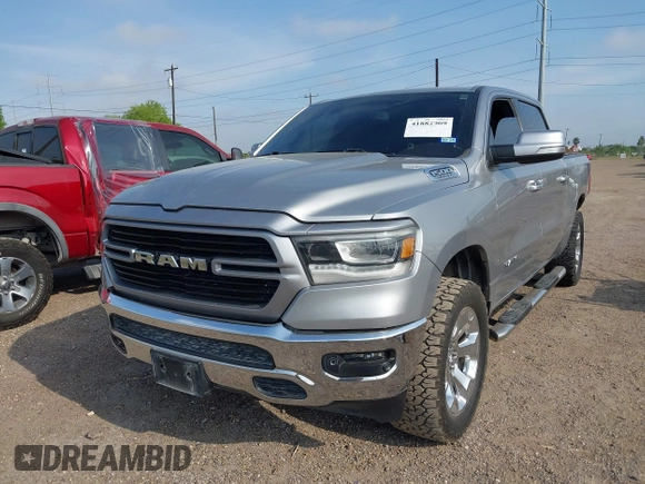 2019 Ram 1500 Big Horn z VIN 1C6RREFT6KN716958, wystawiony jako IAAI lot #41882909 z przebiegiem 119 991 mil mil oraz . Historia ofert i sprzedaży dostępna na DreamBid. Obrazek 2.