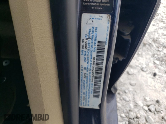 2000 Volkswagen Jetta with VIN 3VWSE29M7YM028198, listed as a Copart auction lot 73648504 with 265,184 mi miles and Salvage title. Bid and sale history available at DreamBid. Image 13.