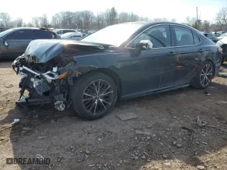 2018 Toyota Camry LE with VIN 4T1B11HK5JU585603, listed as a Copart auction lot 46353015 with 86,573 mi miles and Salvage Title. Bid and sale history available at carsss.com. Image 1.