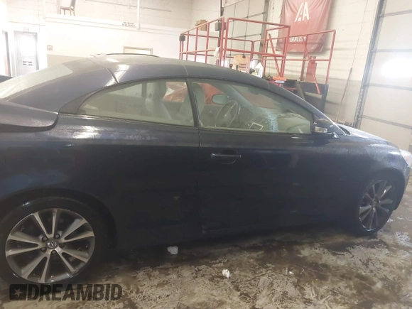 2012 Volvo C70 T5 with VIN YV1672MC2CJ126049, listed as a IAAI auction lot 41417417 with 62,321 mi miles. Bid and sale history available at carsss.com. Image 13.