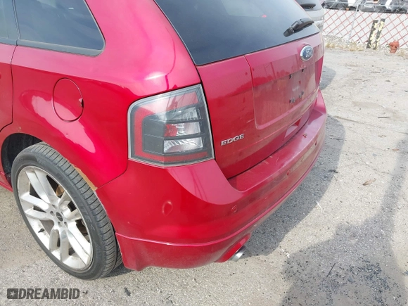 2010 Ford Edge Sport with VIN 2FMDK4AC5ABA02446, listed as a IAAI auction lot 40699841 with 193,985 mi miles. Bid and sale history available at carsss.com. Image 3.