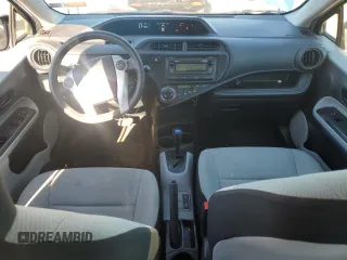 2014 Toyota Prius One z VIN JTDKDTB38E1563711, wystawiony jako Copart lot #75227364 z przebiegiem 172 217 mil mil oraz Szkoda całkowita • Salvage title. Historia ofert i sprzedaży dostępna na DreamBid. Obrazek 8.