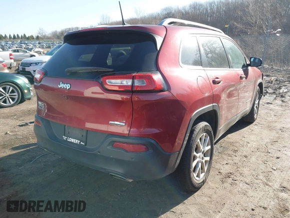 2016 Jeep Cherokee Latitude z VIN 1C4PJMCS2GW331492, wystawiony jako IAAI lot #41747216 z przebiegiem 131 262 mil mil oraz . Historia ofert i sprzedaży dostępna na DreamBid. Obrazek 4.