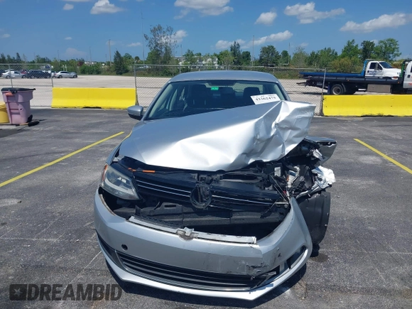 2013 Volkswagen Jetta SE с VIN 3VWDP7AJ6DM376487, выставлен на аукционе IAAI как лот 42362475 с пробегом 124 324 миль миль и . История ставок и продаж доступна на DreamBid. Изображение 6.