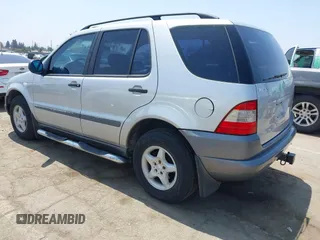 1998 Mercedes-Benz M 320/430/500 z VIN 4JGAB54E3WA045658, wystawiony jako IAAI lot #42150213 z przebiegiem 189 202 mil mil oraz . Historia ofert i sprzedaży dostępna na DreamBid. Obrazek 3.