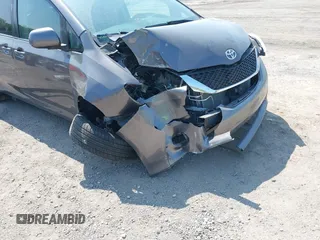 2011 Toyota Sienna SE с VIN 5TDXK3DC0BS126129, выставлен на аукционе IAAI как лот 42200517 с пробегом 158 408 миль миль и . История ставок и продаж доступна на DreamBid. Изображение 6.