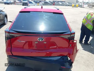 2023 Toyota bZ4X XLE z VIN JTMAAAAA6PA000832, wystawiony jako IAAI lot #41969455 z przebiegiem 47 239 mil mil oraz . Historia ofert i sprzedaży dostępna na DreamBid. Obrazek 17.