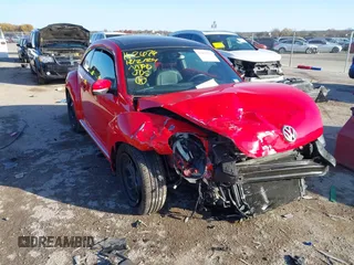 2013 Volkswagen Beetle 2.5L с VIN 3VWJX7ATXDM610005, выставлен на аукционе IAAI как лот 41060789 с пробегом 63 157 миль миль и . История ставок и продаж доступна на DreamBid. Изображение 1.