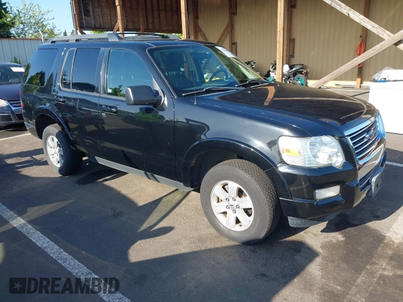 2010 Ford Explorer XLT with VIN 1FMEU7DE9AUB07613, listed as a IAAI auction lot 42146491 with 125,414 mi miles. Bid and sale history available at carsss.com. Image 1.