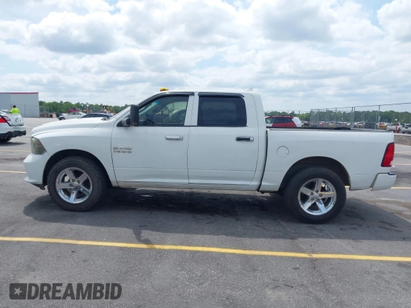 2018 Ram 1500 Express z VIN 3C6RR6KG5JG194863, wystawiony jako IAAI lot #42133048 z przebiegiem 151 614 mil mil oraz . Historia ofert i sprzedaży dostępna na DreamBid. Obrazek 14.