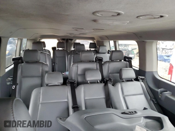 2018 Ford Transit Passenger XL z VIN 1FBZX2YM3JKA35423, wystawiony jako Copart lot #80974234 z przebiegiem Nie podano mil oraz Szkoda całkowita • Salvage title. Historia ofert i sprzedaży dostępna na DreamBid. Obrazek 10.