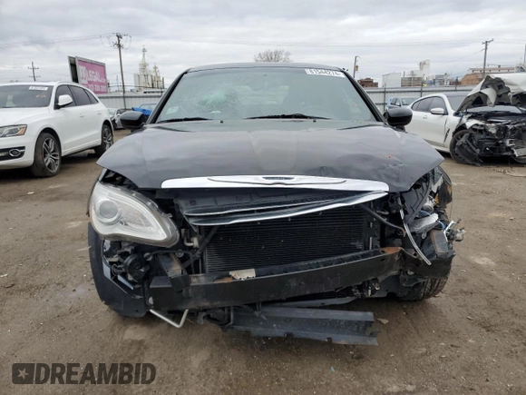 2013 Chrysler 200 Touring z VIN 1C3CCBBG7DN608198, wystawiony jako Copart lot #47778865 z przebiegiem 152 026 mil mil oraz Szkoda całkowita • Salvage title. Historia ofert i sprzedaży dostępna na DreamBid. Obrazek 5.