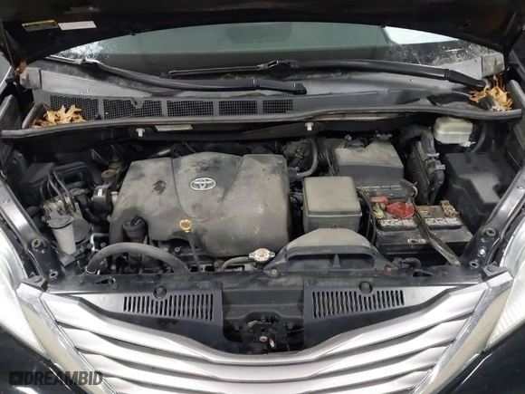 2017 Toyota Sienna XLE with VIN 5TDDZ3DC1HS156781, listed as a IAAI auction lot 41457089 with 189,921 mi miles. Bid and sale history available at carsss.com. Image 10.