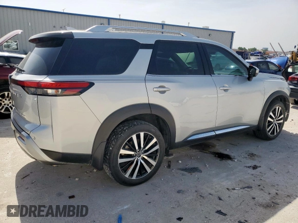 2023 Nissan Pathfinder Platinum z VIN 5N1DR3DH9PC208004, wystawiony jako Copart lot #56542225 z przebiegiem 31 444 mil mil oraz Szkoda całkowita • Salvage title. Historia ofert i sprzedaży dostępna na DreamBid. Obrazek 3.
