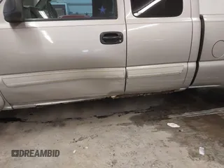 2004 Chevrolet Silverado 1500 with VIN 1GCEK19T84E178573, listed as a IAAI auction lot 41602060 with 212,900 mi miles and . Bid and sale history available at DreamBid. Image 6.