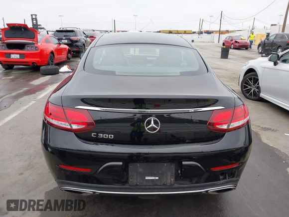 2019 Mercedes-Benz C 300 z VIN WDDWJ8DB6KF875249, wystawiony jako IAAI lot #42454994 z przebiegiem 51 013 mil mil oraz . Historia ofert i sprzedaży dostępna na DreamBid. Obrazek 17.