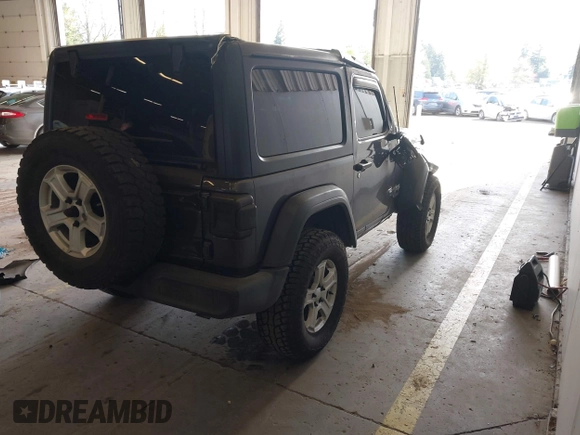 2020 Jeep Wrangler Willys z VIN 1C4GJXAG4LW237057, wystawiony jako IAAI lot #42044223 z przebiegiem 54 802 mil mil oraz . Historia ofert i sprzedaży dostępna na DreamBid. Obrazek 4.