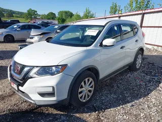 2017 Nissan Rogue SV z VIN KNMAT2MTXHP609952, wystawiony jako IAAI lot #42149361 z przebiegiem 105 911 mil mil oraz . Historia ofert i sprzedaży dostępna na DreamBid. Obrazek 17.