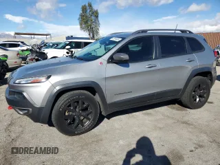 2017 Jeep Cherokee Trailhawk z VIN 1C4PJMBS2HW599199, wystawiony jako Copart lot #47591085 z przebiegiem 175 518 mil mil oraz Szkoda całkowita • Salvage title. Historia ofert i sprzedaży dostępna na DreamBid. Obrazek 1.