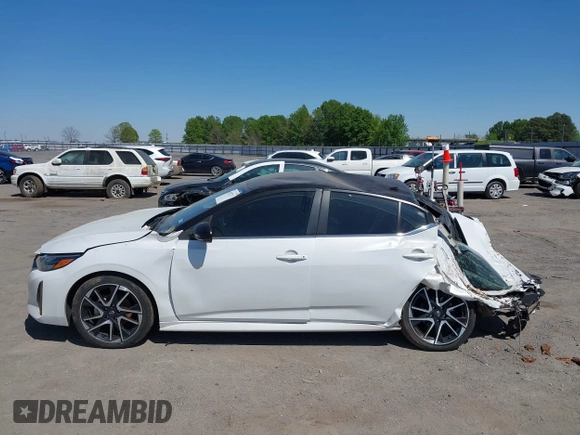 2024 Nissan Sentra SR with VIN 3N1AB8DV7RY361640, listed as a IAAI auction lot 42032715 with 9,494 mi miles and . Bid and sale history available at DreamBid. Image 15.