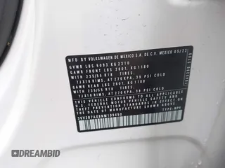 2022 Volkswagen Tiguan SE z VIN 3VV2B7AX8NM109450, wystawiony jako IAAI lot #42248707 z przebiegiem 18 603 mil mil oraz . Historia ofert i sprzedaży dostępna na DreamBid. Obrazek 9.