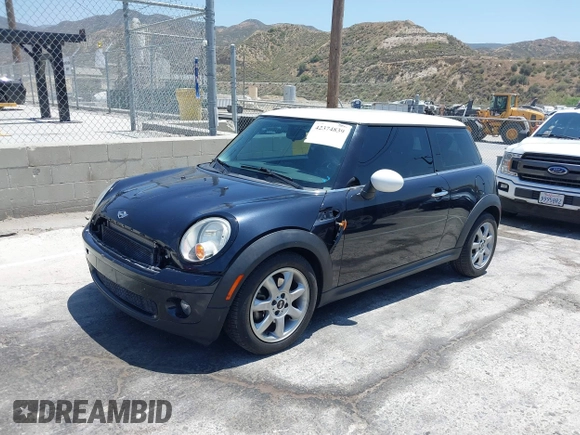 2008 MINI Hardtop z VIN WMWMF33528TT64971, wystawiony jako IAAI lot #42374839 z przebiegiem 119 385 mil mil oraz . Historia ofert i sprzedaży dostępna na DreamBid. Obrazek 19.