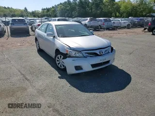 2010 Toyota Camry z VIN 4T1BF3EK8AU042859, wystawiony jako Copart lot #56377355 z przebiegiem 71 660 mil mil oraz Szkoda całkowita • Salvage title. Historia ofert i sprzedaży dostępna na DreamBid. Obrazek 13.
