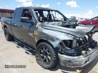 2015 Ram 1500 Express z VIN 1C6RR6FT2FS720678, wystawiony jako IAAI lot #42218443 z przebiegiem Nie podano mil oraz . Historia ofert i sprzedaży dostępna na DreamBid. Obrazek 1.