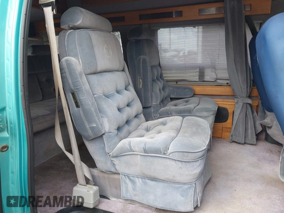 1994 Ford Econoline Cargo with VIN 1FDEE14H3RHA88596, listed as a IAAI auction lot 41948461 with 188,321 mi miles and . Bid and sale history available at DreamBid. Image 8.