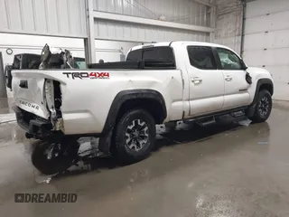 2021 Toyota Tacoma 4WD SR5 with VIN 3TMDZ5BN2MM113108, listed as a IAAI auction lot 41665105 with 1 mi miles. Bid and sale history available at carsss.com. Image 4.
