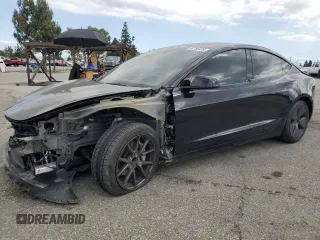 2023 Tesla Model 3 z VIN 5YJ3E1EA0PF706189, wystawiony jako Copart lot #56756435 z przebiegiem 58 084 mil mil oraz Szkoda całkowita • Salvage title. Historia ofert i sprzedaży dostępna na DreamBid. Obrazek 1.