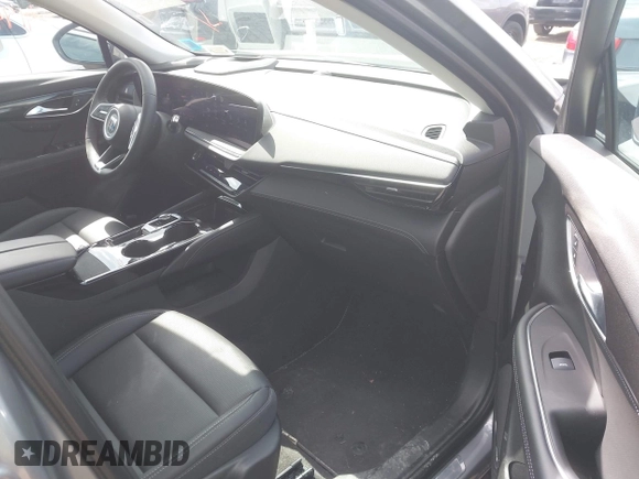 2024 Buick Envision Preferred with VIN LRBFZME44RD072472, listed as a IAAI auction lot 41991256 with 10,678 mi miles. Bid and sale history available at carsss.com. Image 5.