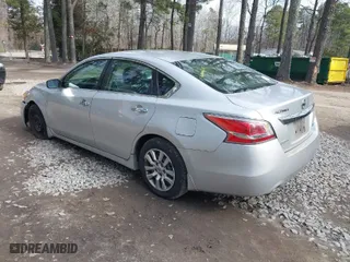 2014 Nissan Altima 2.5 with VIN 1N4AL3AP0EN371247, listed as a IAAI auction lot 41612477 with 233,716 mi miles. Bid and sale history available at carsss.com. Image 3.
