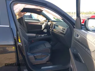 2025 Volkswagen Atlas SE z VIN 1V2JE2CA7SC201481, wystawiony jako IAAI lot #41246452 z przebiegiem 2 466 mil mil oraz . Historia ofert i sprzedaży dostępna na DreamBid. Obrazek 5.