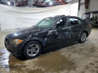 2008 BMW 3 Series 328xi z VIN WBAVC735X8KX92474, wystawiony jako Copart lot #56882995 z przebiegiem 136 216 mil mil oraz Czysty tytuł • Clean title. Historia ofert i sprzedaży dostępna na DreamBid. Obrazek 1.