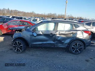 2017 Nissan Rogue S z VIN JN1BJ1CP8HW020870, wystawiony jako IAAI lot #41321806 z przebiegiem 75 395 mil mil oraz . Historia ofert i sprzedaży dostępna na DreamBid. Obrazek 14.