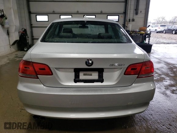 2009 BMW 3 Series 328i xDrive z VIN WBAWV53599P081291, wystawiony jako Copart lot #54995815 z przebiegiem 94 104 mil mil oraz Czysty tytuł • Clean title. Historia ofert i sprzedaży dostępna na DreamBid. Obrazek 6.