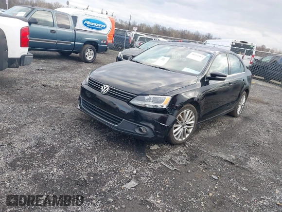 2011 Volkswagen Jetta SEL z VIN 3VWLZ7AJ2BM349306, wystawiony jako IAAI lot #38222989 z przebiegiem 198 462 mil mil oraz . Historia ofert i sprzedaży dostępna na DreamBid. Obrazek 2.