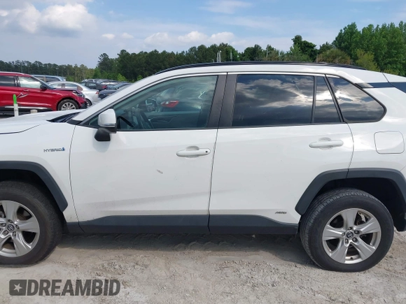 2020 Toyota RAV4 Hybrid XLE z VIN 2T3RWRFV7LW072553, wystawiony jako IAAI lot #42197281 z przebiegiem 166 115 mil mil oraz . Historia ofert i sprzedaży dostępna na DreamBid. Obrazek 14.