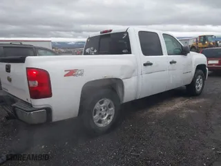 2008 Chevrolet Silverado 1500 LT w/1LT with VIN 2GCEK13MX81133448, listed as a IAAI auction lot 41490543 with 244,563 mi miles. Bid and sale history available at carsss.com. Image 4.