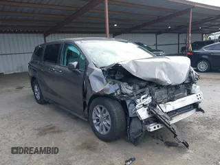 2023 Toyota Sienna LE z VIN 5TDKRKEC6PS157598, wystawiony jako IAAI lot #42124405 z przebiegiem 78 637 mil mil oraz . Historia ofert i sprzedaży dostępna na DreamBid. Obrazek 1.