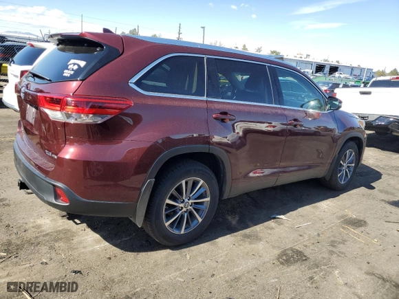 2019 Toyota Highlander SE with VIN 5TDJZRFHXKS735130, listed as a Copart auction lot 48136405 with 81,461 mi miles and Salvage Title. Bid and sale history available at carsss.com. Image 3.