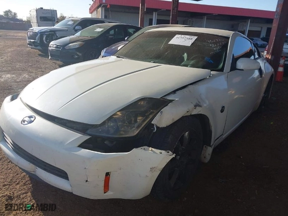 2003 Nissan 350Z Enthusiast with VIN JN1AZ34D43T116381, listed as a IAAI auction lot 41507588 with 195,944 mi miles. Bid and sale history available at carsss.com. Image 2.